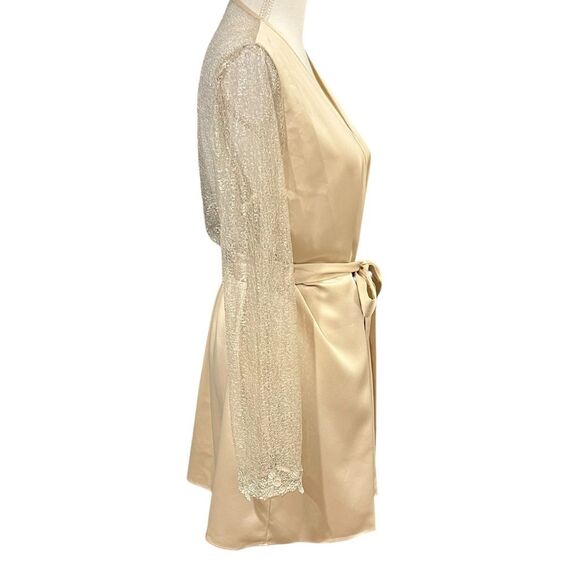 Flora Nikrooz Showstopper Satin Robe Size S Champagne Satin Lace Bridal NWT - Picture 5 of 16
